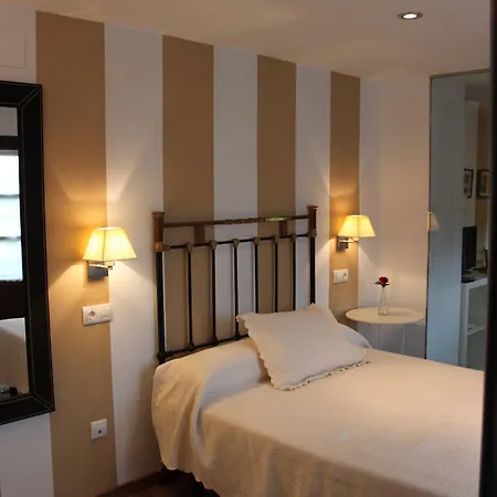 El Molin De Petra Country house *